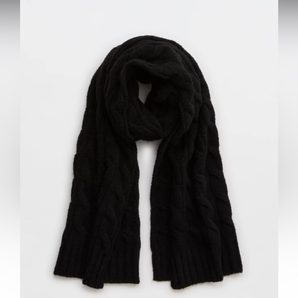 NWT Aerie Black Cable Knit Scarf